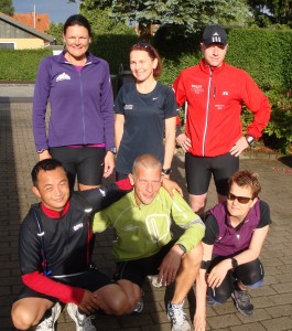 Fredskov Marathon, l&oslash;b nr, 17 i 366/365  Bagerst: Annette Fredskov, Jelena Leonova Laursen, Jon Holm Hansen Forrest: Lasse Br&oslash;ndum Kirkelykke, Morten Pihlsbech, Malene Ravn