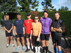 Dennis Rasmussen, Hans Jørgensen, Preben Poulsen, Malene Ravn, Annette Fredskov, Torben Larsen - klar til start - 42,2 km forude :-)