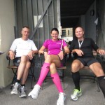 Dejligt at sidde lidt ned efter 42,2 km. Carsten Jensen, Annette Fredskov, Carsten Dahl