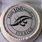 Susanne Gren havde sørget for en meget flot kage i anledning af Tony Grens marathon nr. 100