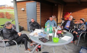 Vi sluttede af med hygge og kage. Henning Baginski, Ulrik Pihl, Anders Risager, Harry Egede  Rasmussen, Tony Gren