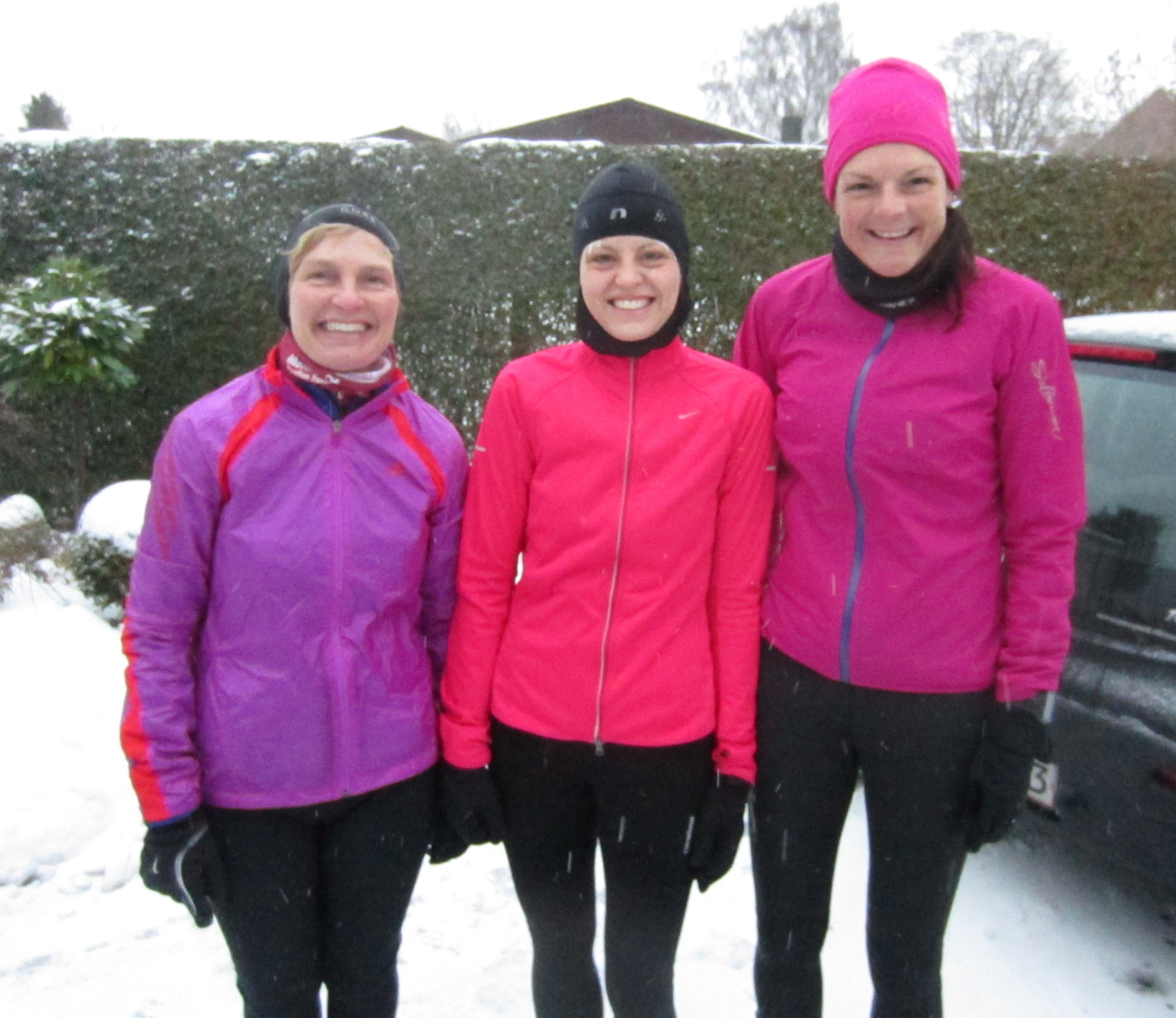 Klar til marathon i snevejr. Lene Bruun, Maria Holtze Kryger, Annette Fredskov